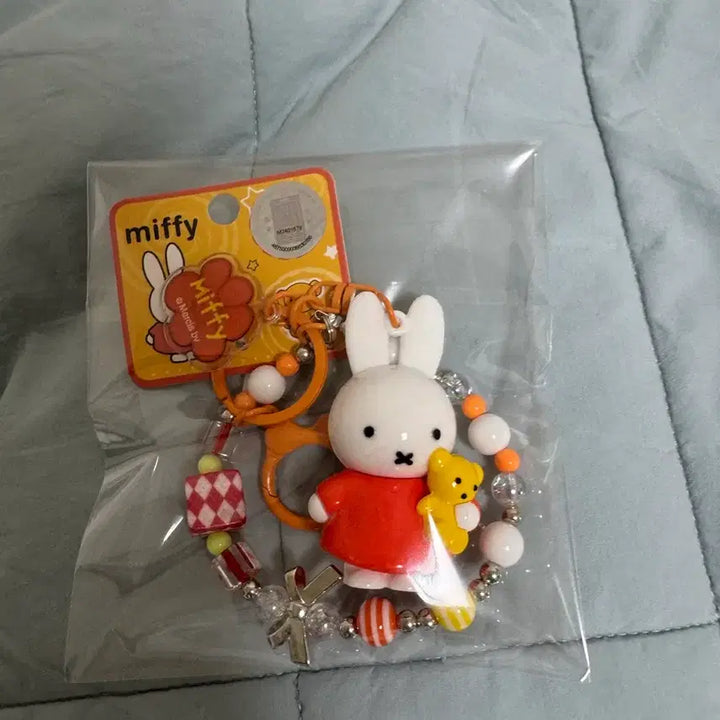 [BUNJANG] Miffy Character Model Figure Bead Keyring Bag Charm / miffy 미피 캐릭터 모형 피규어 비즈 키링 열쇠 가방고리