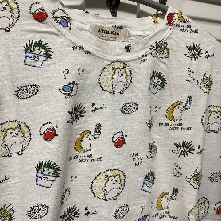 [BUNJANG] Kitsch Vintage Slab Hedgehog Short Sleeve T-shirt / 키치 빈티지 슬라브 고슴도치 반팔 티셔츠
