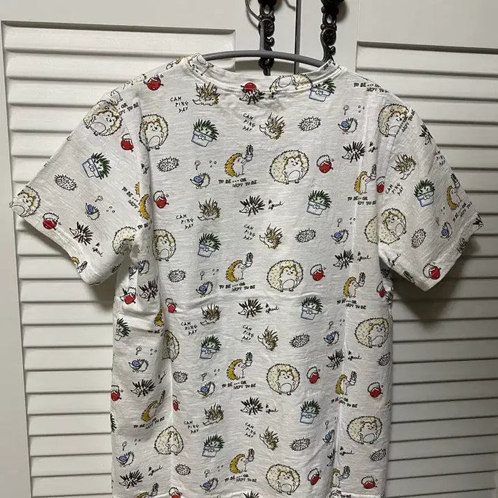 [BUNJANG] Kitsch Vintage Slab Hedgehog Short Sleeve T-shirt / 키치 빈티지 슬라브 고슴도치 반팔 티셔츠