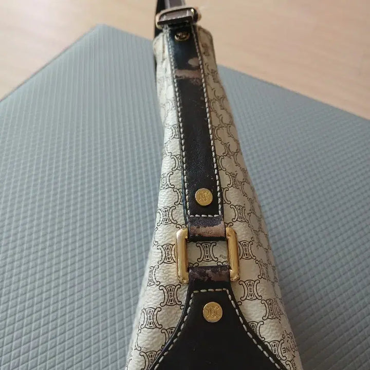 [SOLD OUT] 셀린느 트리오페 숄더백 아이보리