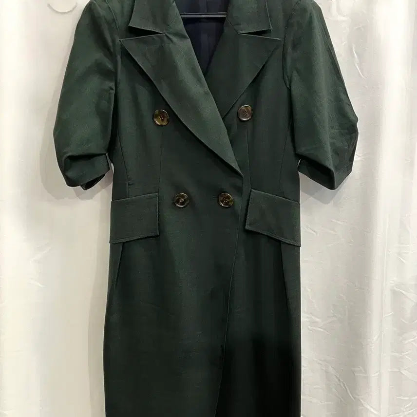 [SOLD OUT] 타임 시그니처 더블 버튼 트렌치 드레스 82-94-160