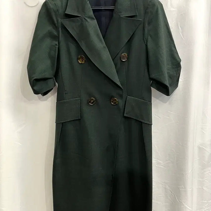 [SOLD OUT] 타임 시그니처 더블 버튼 트렌치 드레스 82-94-160