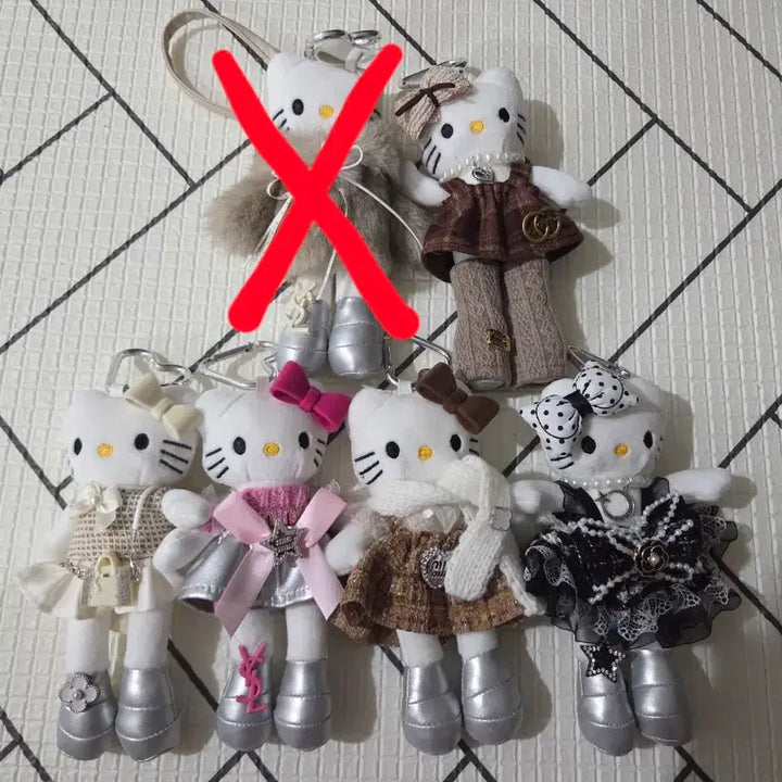 [SOLD OUT] 롱다리 키티 인형 키링