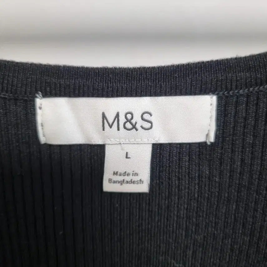 [BUNJANG] Marks &amp; Spencer Black Pearl V-Neck Knit Sweater L / 정품  막스앤스펜서  블랙 진주 브이넥 니트 L