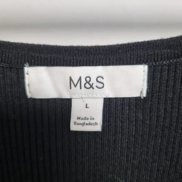 [BUNJANG] Marks &amp; Spencer Black Pearl V-Neck Knit Sweater L / 정품  막스앤스펜서  블랙 진주 브이넥 니트 L