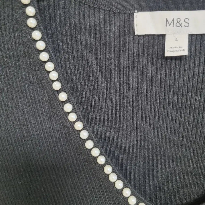 [BUNJANG] Marks &amp; Spencer Black Pearl V-Neck Knit Sweater L / 정품  막스앤스펜서  블랙 진주 브이넥 니트 L