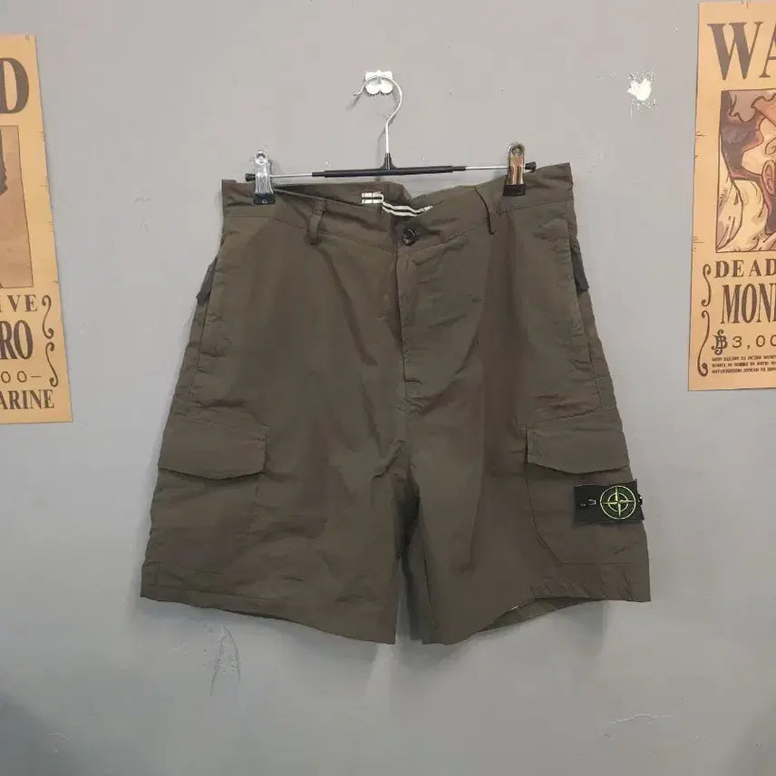 [SOLD OUT] 스톤아일랜드 카고 반바지 올리브