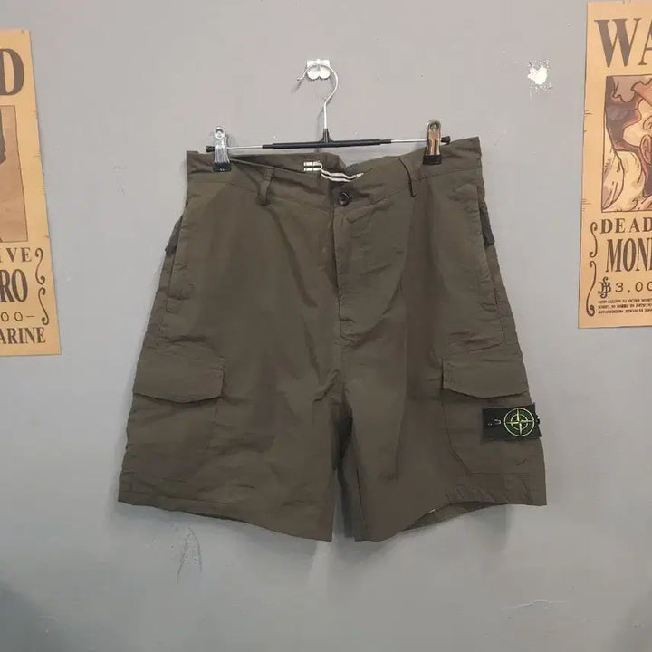 [SOLD OUT] 스톤아일랜드 카고 반바지 올리브