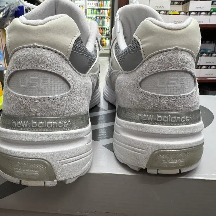 [SOLD OUT] 뉴발란스 992 코어 화이트 리플렉션 280 1회착. 택배비포함.