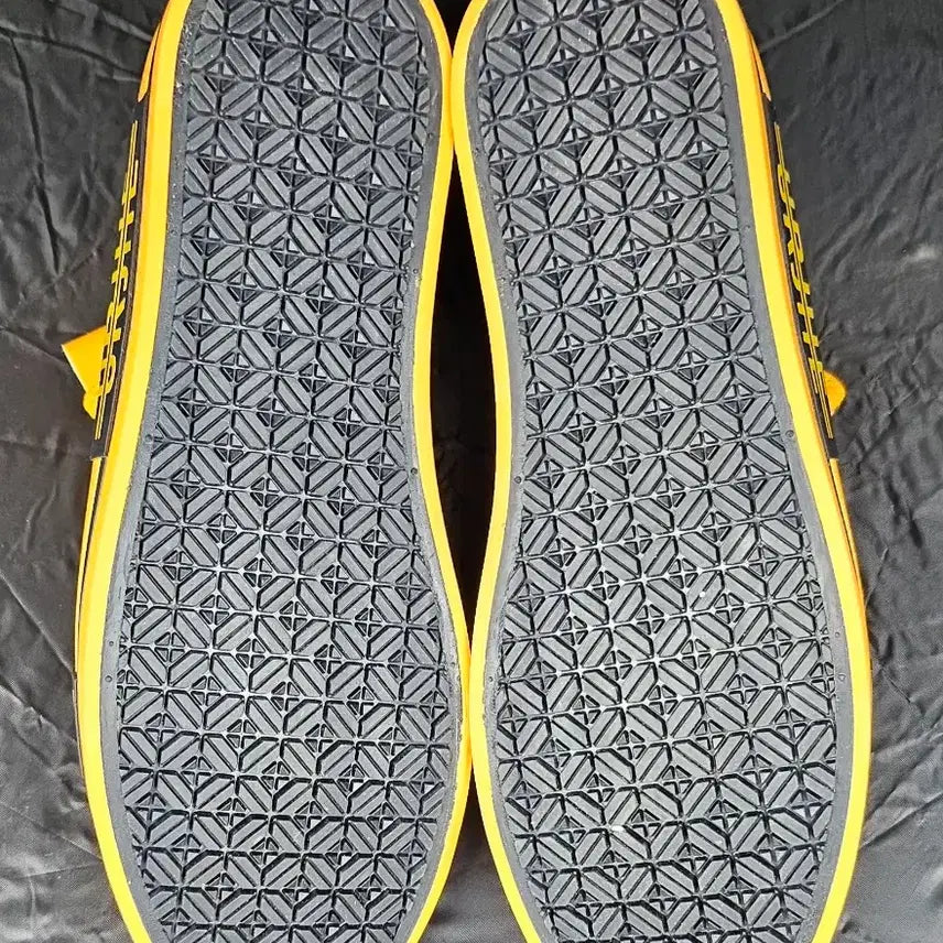 [BUNJANG] Synthetic Leather Sneakers (260-265mm) Set of 2 / 합성피혁 스니커즈 (260~265mm)