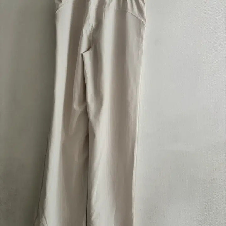 [SOLD OUT] 아이보리색 여성 바지