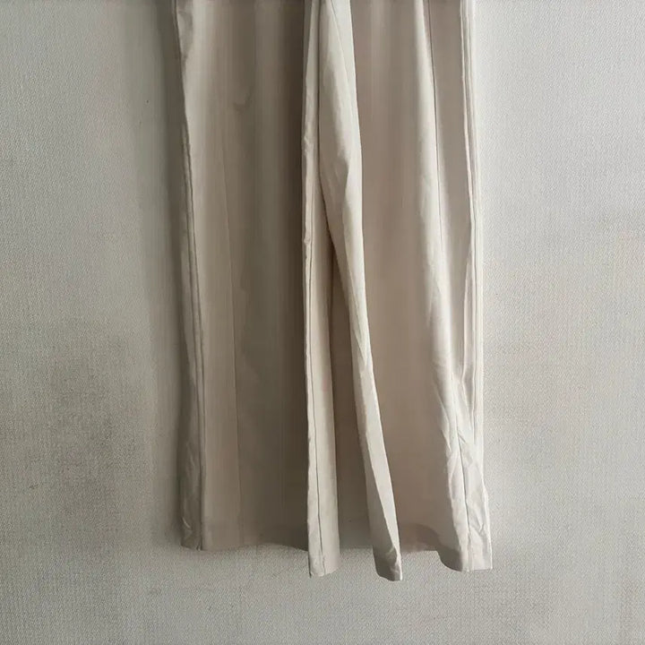 [SOLD OUT] 아이보리색 여성 바지