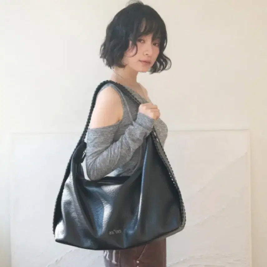 [BUNJANG] AZON Robe Shoulder Bag Black Leather / 애즈온 로브백 블랙 숄더백
