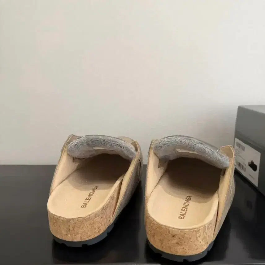[BUNJANG] Balenciaga Beige Washed-Out Mule Slippers / 발렌시아가 뮬 편안한 데일리 워싱 아웃 베이지 슬리퍼