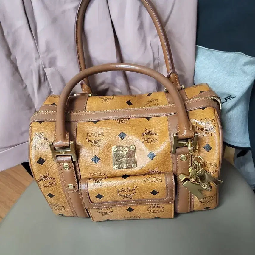 [BUNJANG] MCM Shoulder Bag / 엠씨엠 가방 성주택 있어요