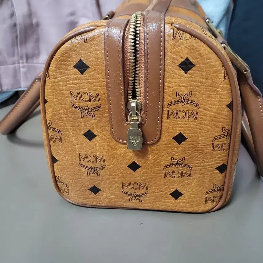 [BUNJANG] MCM Shoulder Bag / 엠씨엠 가방 성주택 있어요