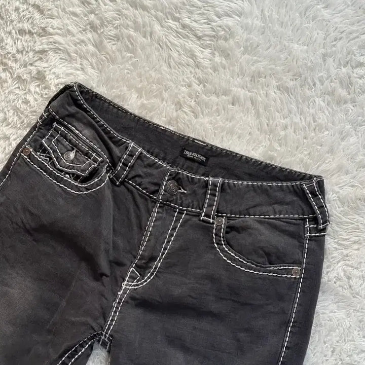 [BUNJANG] True Religion Black Washed Stitch Denim Jeans / 트루릴리젼 블랙 워싱 스티치 데님 32