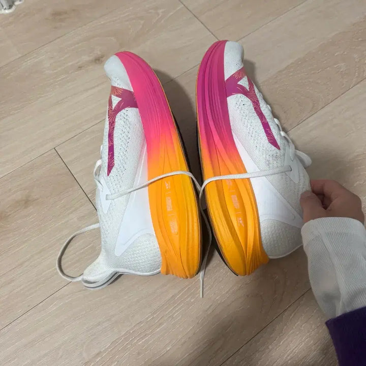 [SOLD OUT] 미즈노 네오 비스타 2 러닝화 280