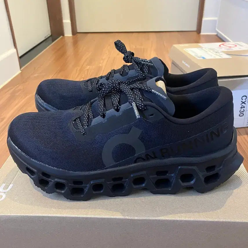 [SOLD OUT] 온러닝 클라우드몬스터3 블랙 255