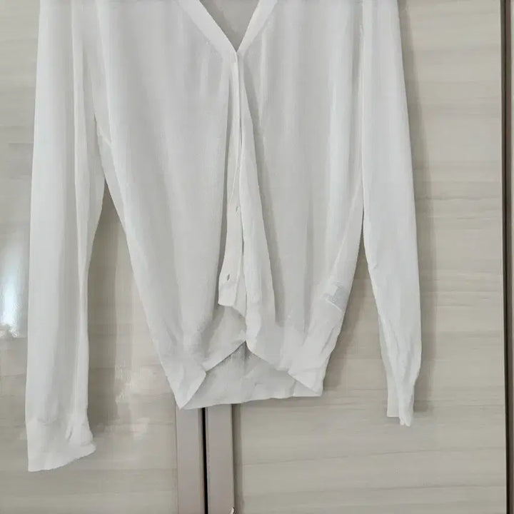 [BUNJANG] Uniqlo White Cardigan / 유니클로  가디건