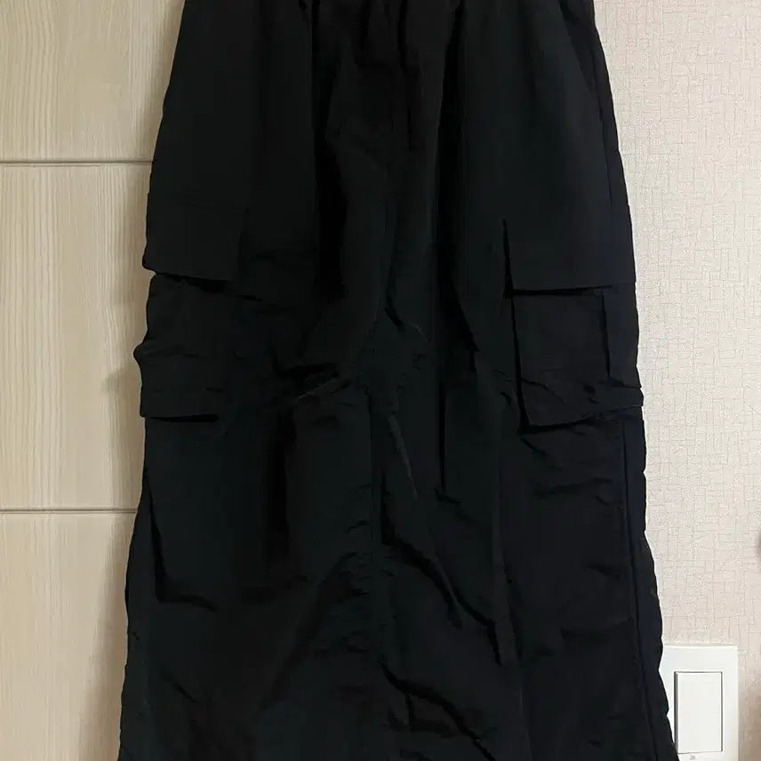 [BUNJANG] SPAO Light Cargo Long Skirt (Nylon) Black / 스파오 라이트 카고 롱 스커트 (나일론) 블랙 L