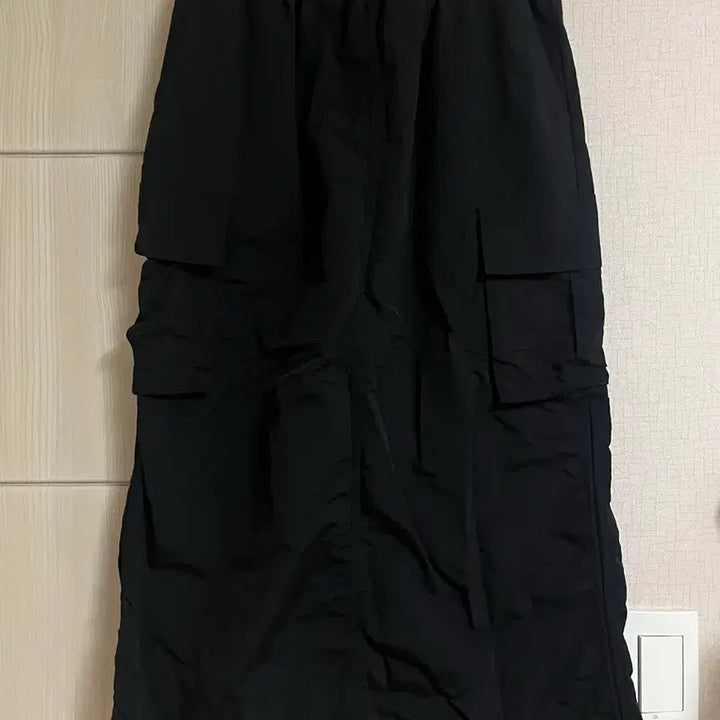 [BUNJANG] SPAO Light Cargo Long Skirt (Nylon) Black / 스파오 라이트 카고 롱 스커트 (나일론) 블랙 L