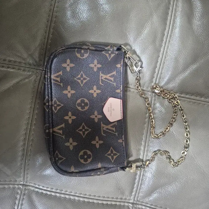 [BUNJANG] Louis Vuitton Monogram Mini Pochette Accessories Chain Bag / 루이비통 모노그램 미니 포쉐트 악세수아 체인백