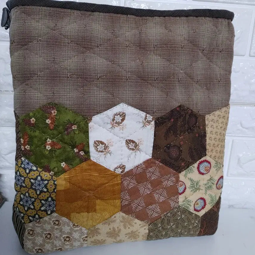 [BUNJANG] Handmade Quilted Crossbody Bag / 퀼트핸드메이드가방