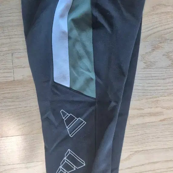 [BUNJANG] Adidas Training Jogger Pants Black/Green / 아디다스 트레이닝 조거 팬츠 블랙/그린
