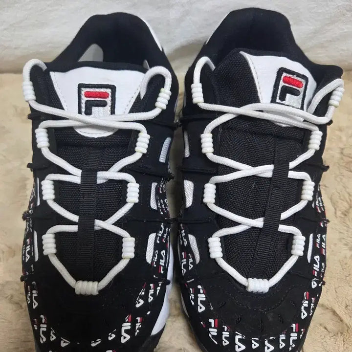 [BUNJANG] FILA Logo Black Sneakers Size 260 / 휠라 FILA 로고 블랙 운동화260사이즈