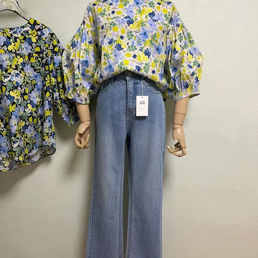 [SOLD OUT] 럭키쏭세미부츠컷데님(S)