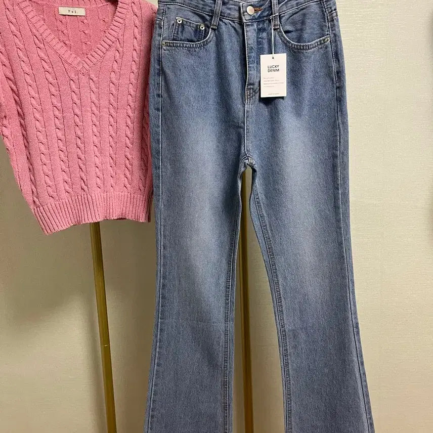 [SOLD OUT] 럭키쏭세미부츠컷데님(S)