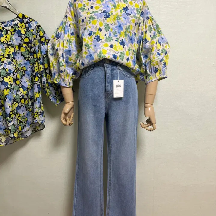 [SOLD OUT] 럭키쏭세미부츠컷데님(S)