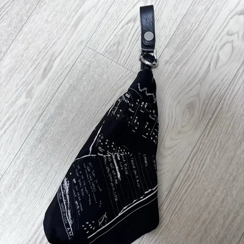 [BUNJANG] AMIRI Scarf Keyring / 아미리 스카프 키링