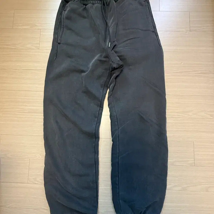[SOLD OUT] [새상품] 소버먼트 피그먼트 조거 차콜 L