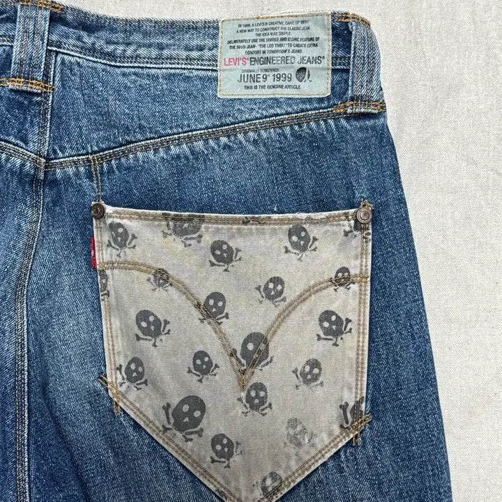 [SOLD OUT] 리바이스 엔진 해골포켓 데님팬츠 34
