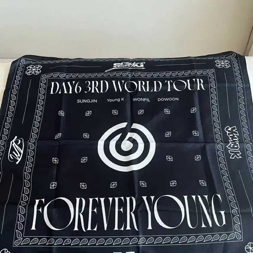 [BUNJANG] DAY6 FOREVER YOUNG Bandana / 데이식스 DAY6 FOREVER YOUNG 콘서트 입장 반다나 포에버영