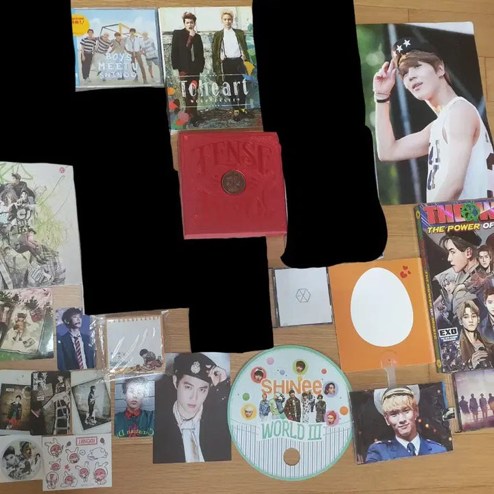 [BUNJANG] SHINee, TVXQ!, EXO K-Pop Merchandise Bundle (Photocards, Albums, Posters, Stickers, Postcards, Fans) / 샤이니앨범,동방신기앨범,엑소앨범,메모지,스티커,부채,엽서,포스터판매