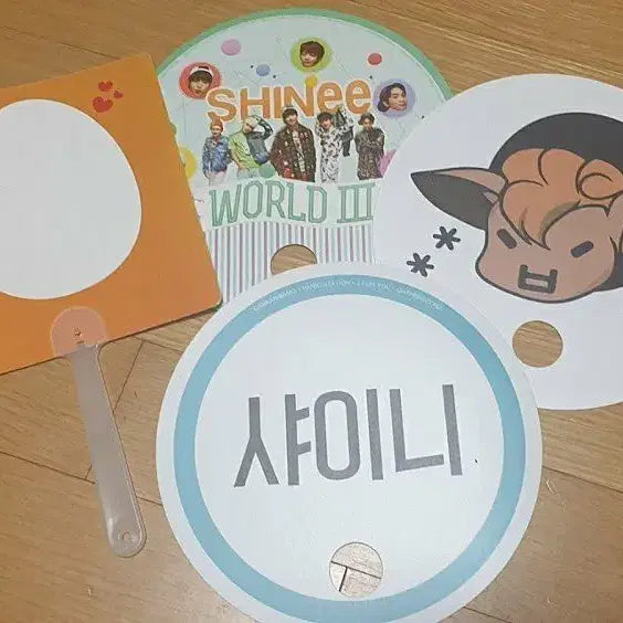 [BUNJANG] SHINee, TVXQ!, EXO K-Pop Merchandise Bundle (Photocards, Albums, Posters, Stickers, Postcards, Fans) / 샤이니앨범,동방신기앨범,엑소앨범,메모지,스티커,부채,엽서,포스터판매