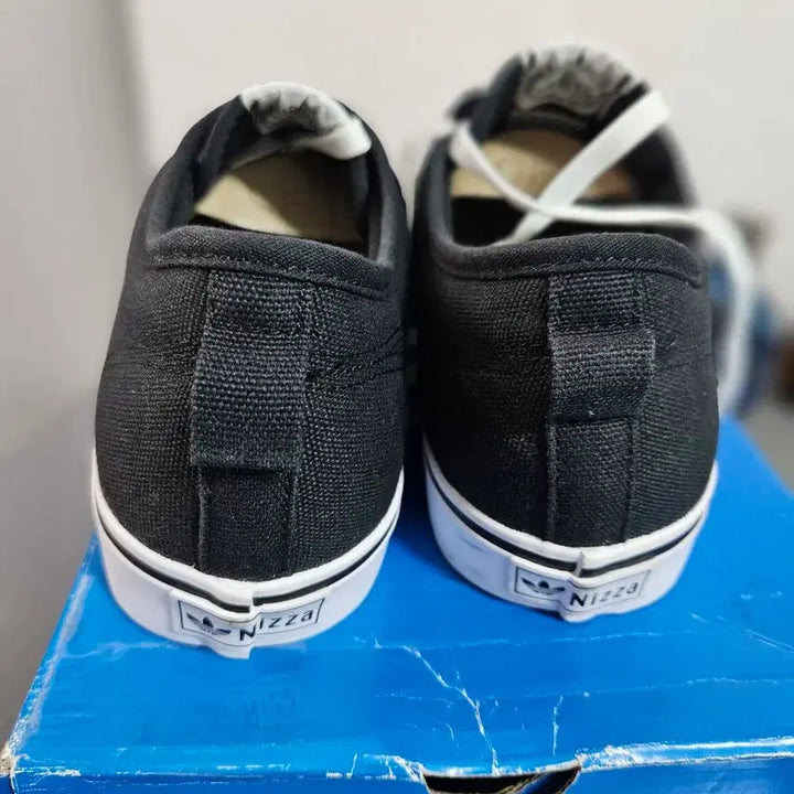 [BUNJANG] Adidas Nizza Trefoil Black Sneakers / 아디다스 니짜 트레포일 블랙 스니커즈