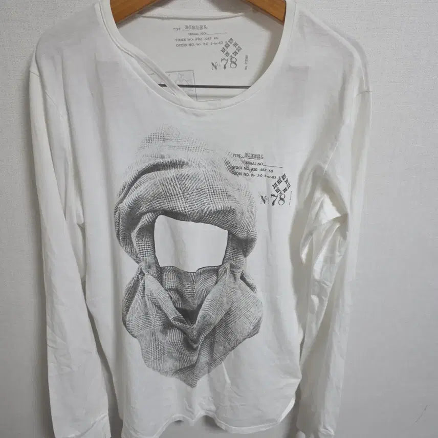 [SOLD OUT] [정품/M] 디젤 그래픽 롱슬리브 티셔츠 (레이어드 넥 디테일)