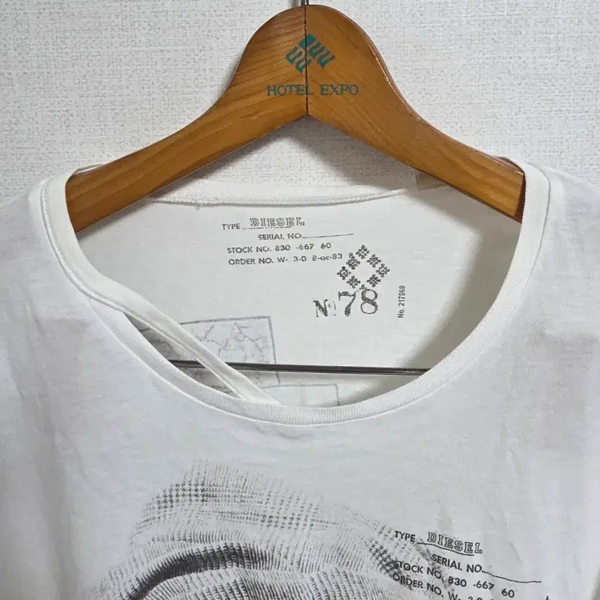 [SOLD OUT] [정품/M] 디젤 그래픽 롱슬리브 티셔츠 (레이어드 넥 디테일)
