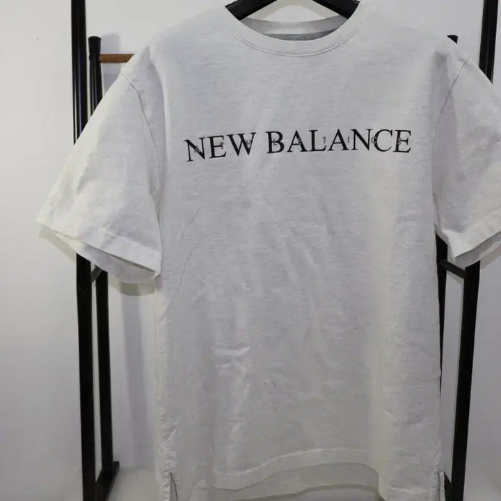 [BUNJANG] New Balance White Short Sleeve T-Shirt (L) / 뉴발란스 흰색 반팔티