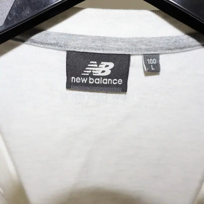 [BUNJANG] New Balance White Short Sleeve T-Shirt (L) / 뉴발란스 흰색 반팔티