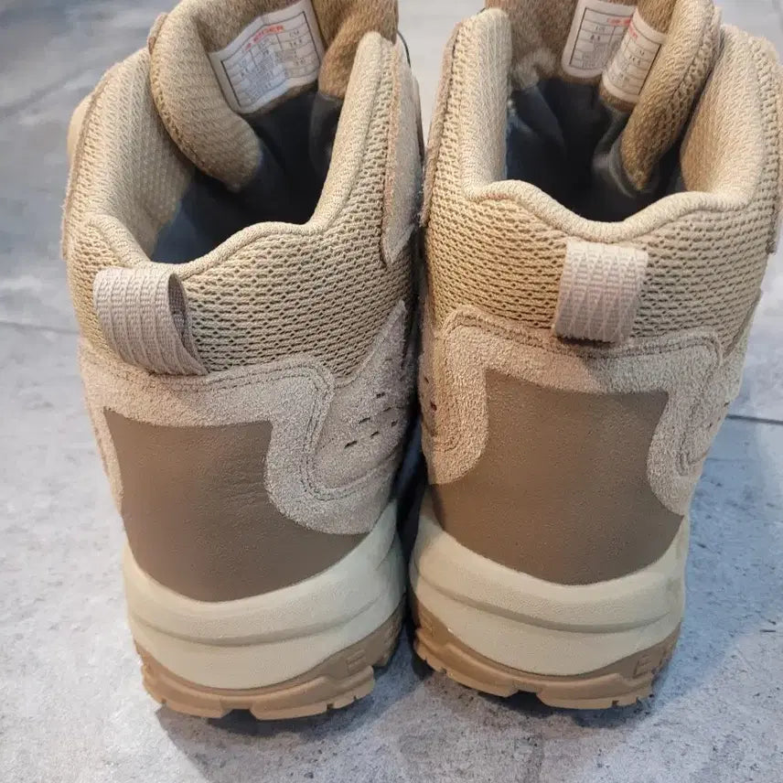 [BUNJANG] EIDER Beige Hiking Shoes / 아이더 EIDER 베이지색 등산화