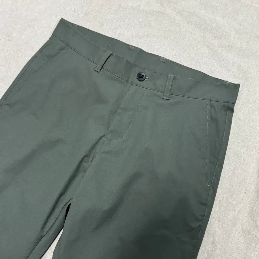 [BUNJANG] Lululemon Nylon Khaki Pants 34 / 룰루레몬 나일론 카키 팬츠 34