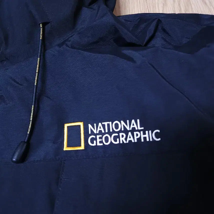 [BUNJANG] National Geographic Taslan Color Block Windbreaker Jacket / 내셔널지오그래픽 타슬란 배색 바람막이 점퍼, 윈드브레이커