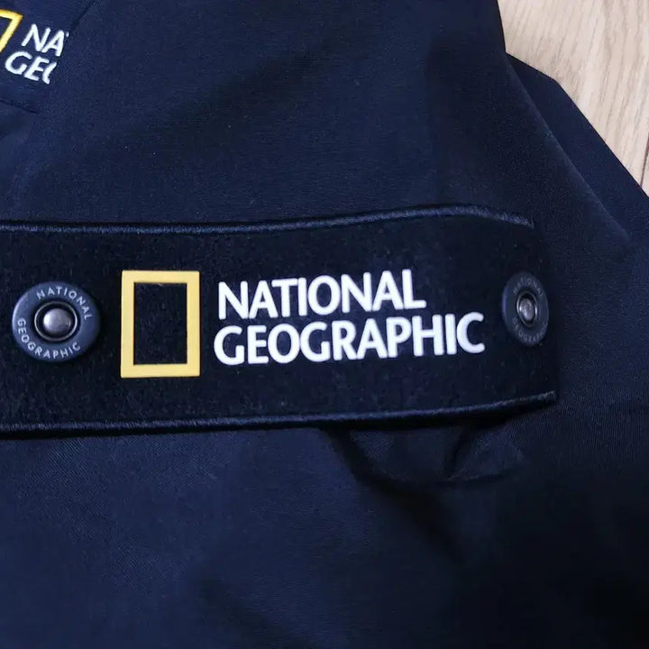 [BUNJANG] National Geographic Taslan Color Block Windbreaker Jacket / 내셔널지오그래픽 타슬란 배색 바람막이 점퍼, 윈드브레이커