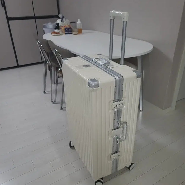 [SOLD OUT] 화이트컬러 onda 온다 28인치 캐리어 새제품