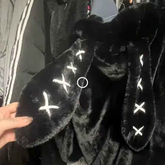 [BUNJANG] REFELF Black Faux Fur Hooded Zip-Up / 레플렘 우사미미 토끼 블랙 퍼 후드 집업